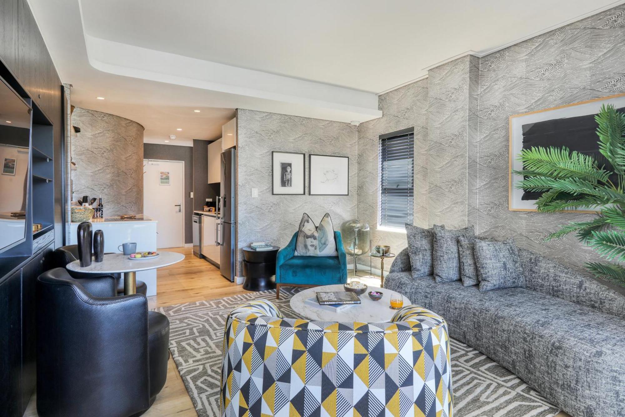 Danbury On Loop - Designer In Apartment *