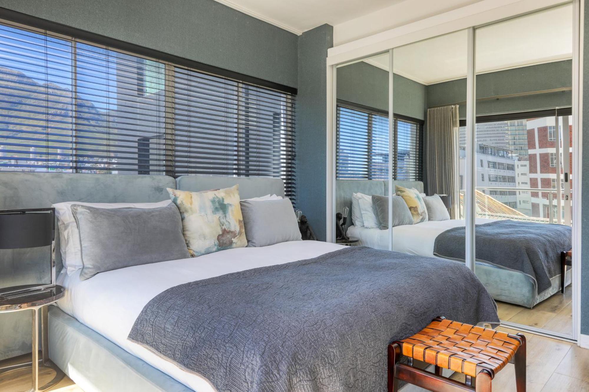 Apartment Danbury On Loop - Designer In *