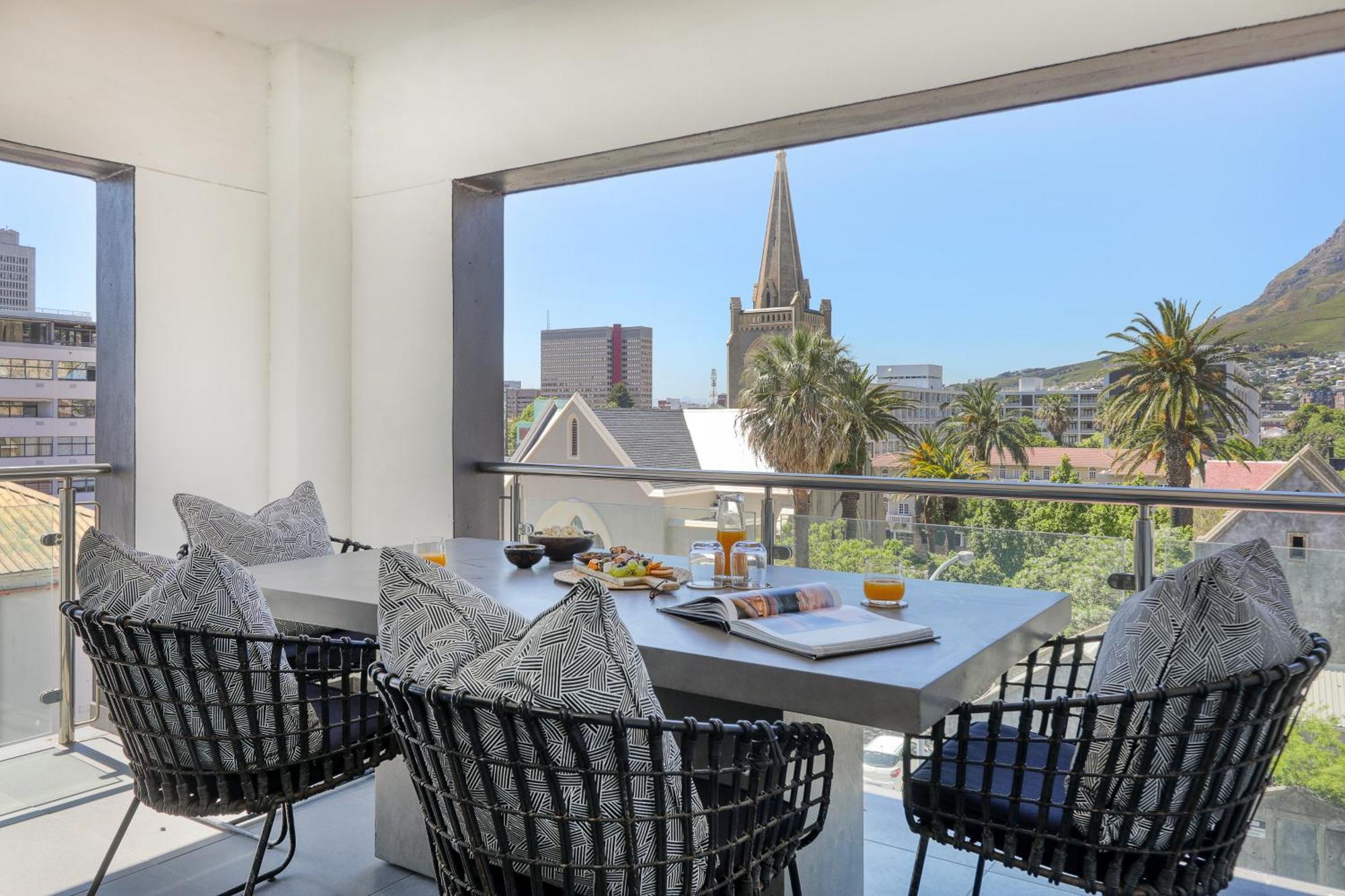 Danbury On Loop - Designer In Apartment Cape Town